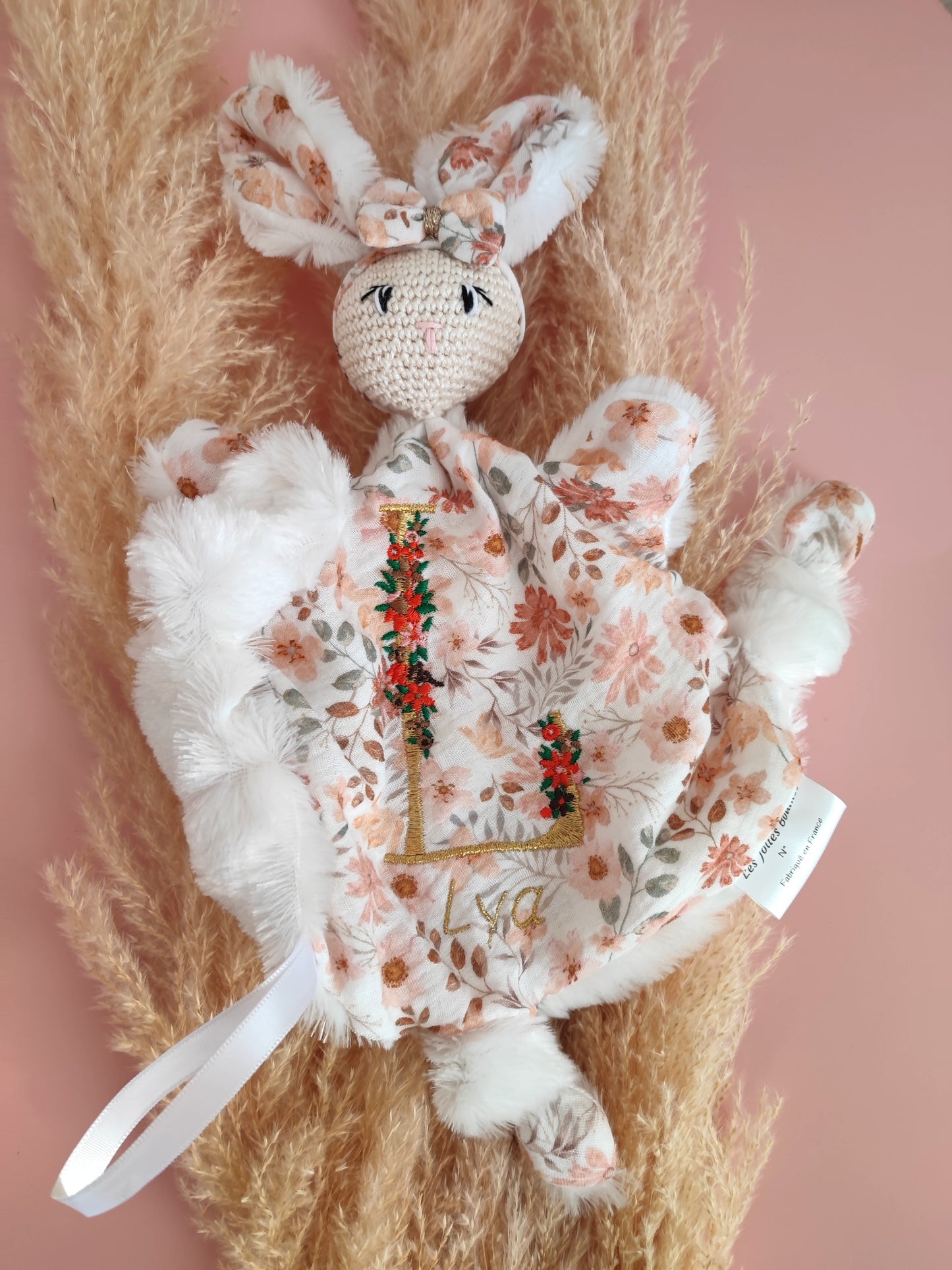 Suzie / Suzon le lapin personnalisable lettre capitale brodée